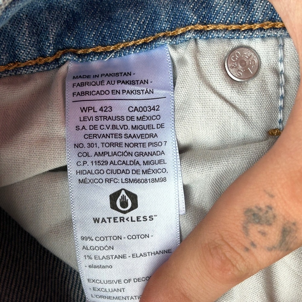 Levi's Relaxed Fit Jeans - Light Blue - Picture 8 of 9
